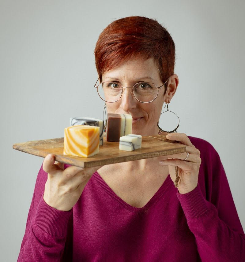 Portrait de la savonniere Caroline Deceglie